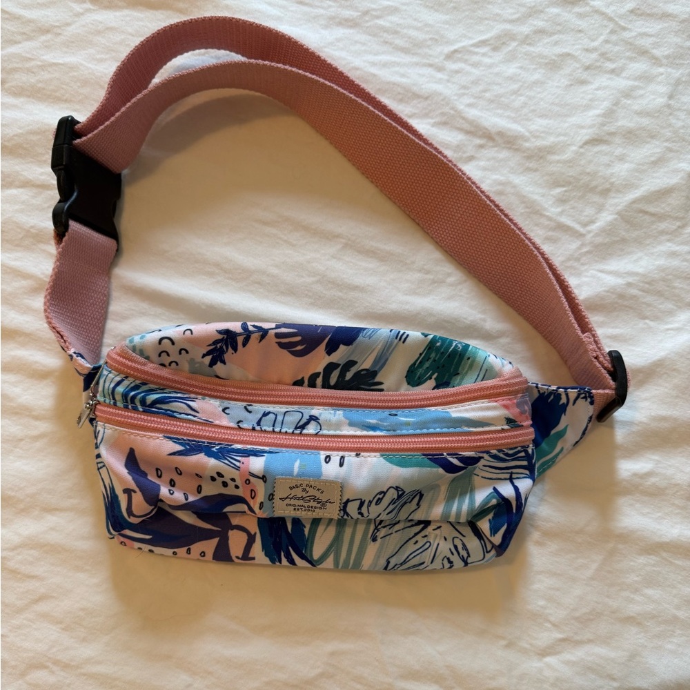 Hot Styles Tropical Floral Fanny Pack